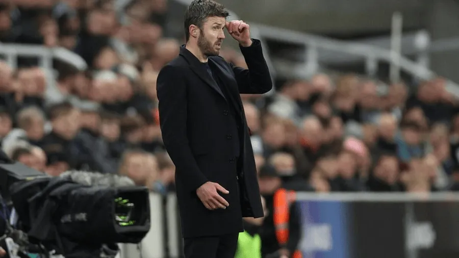 开云体育app-卡里克：虽然这样说让我难受，但10人的纽卡配得上战胜曼联